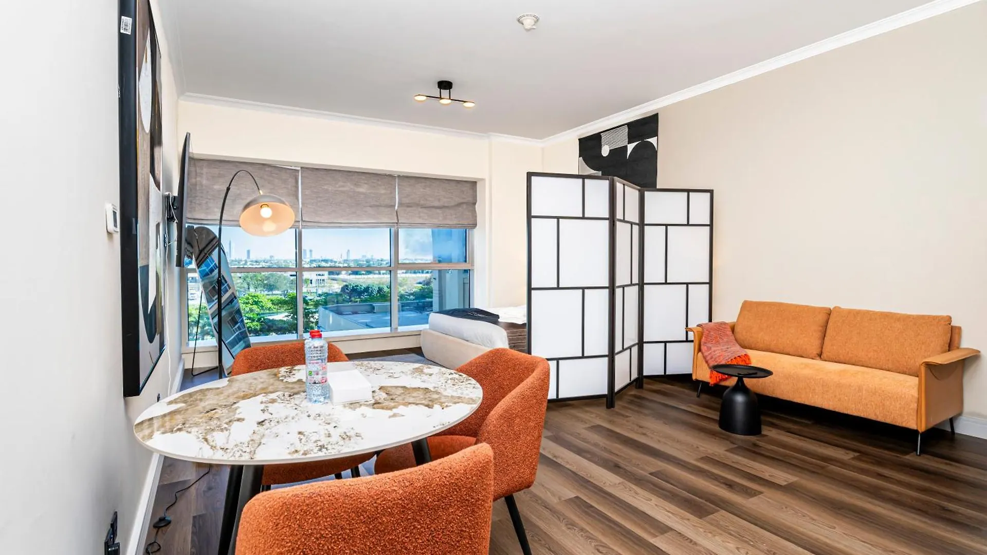 Escape 24 - Chic Studio Apartment In Jumeirah Lake Towers Dubai